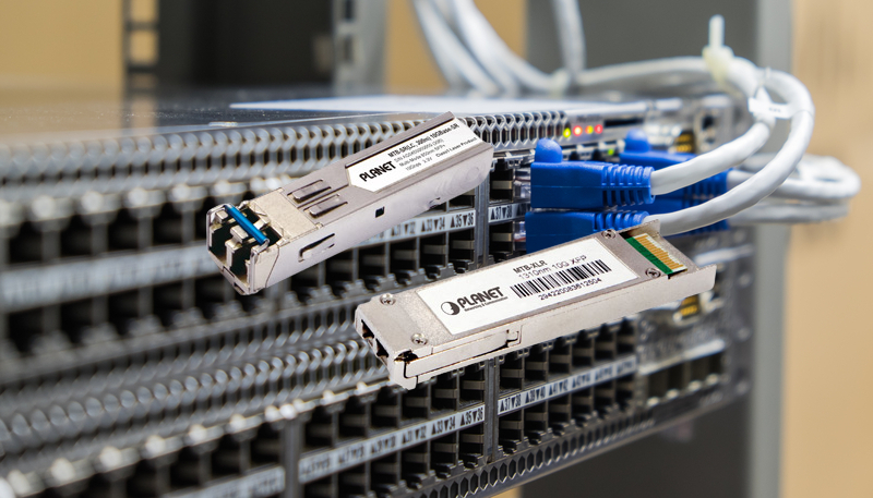 Switch mang Ethernet khe cam SFP